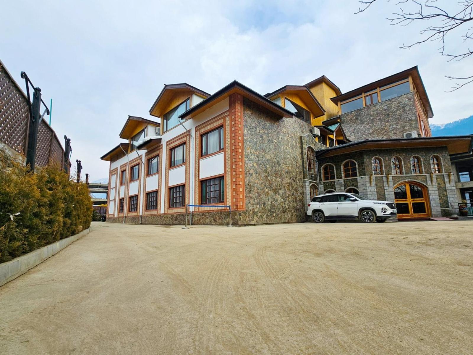 Hotel The Walnut Creek Pahalgām Extérieur photo